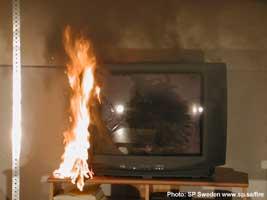 Televizyonlar ev yangınlarının meydana gelmesi açısından hiç de azımsanmayacak bir paya sahiptirler. 1974 te İngiltere de televizyonların yanması sonucu meydana gelen 2,300 yangınrapor edilmiştir.