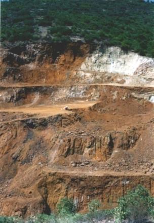 fabrikalarının ihtiyacını karşılayabilmek için mevcut rezervlerin geliştirilmesi ve yeni yataklarının bulunması amacıyla projeler devam ettirilecektir.