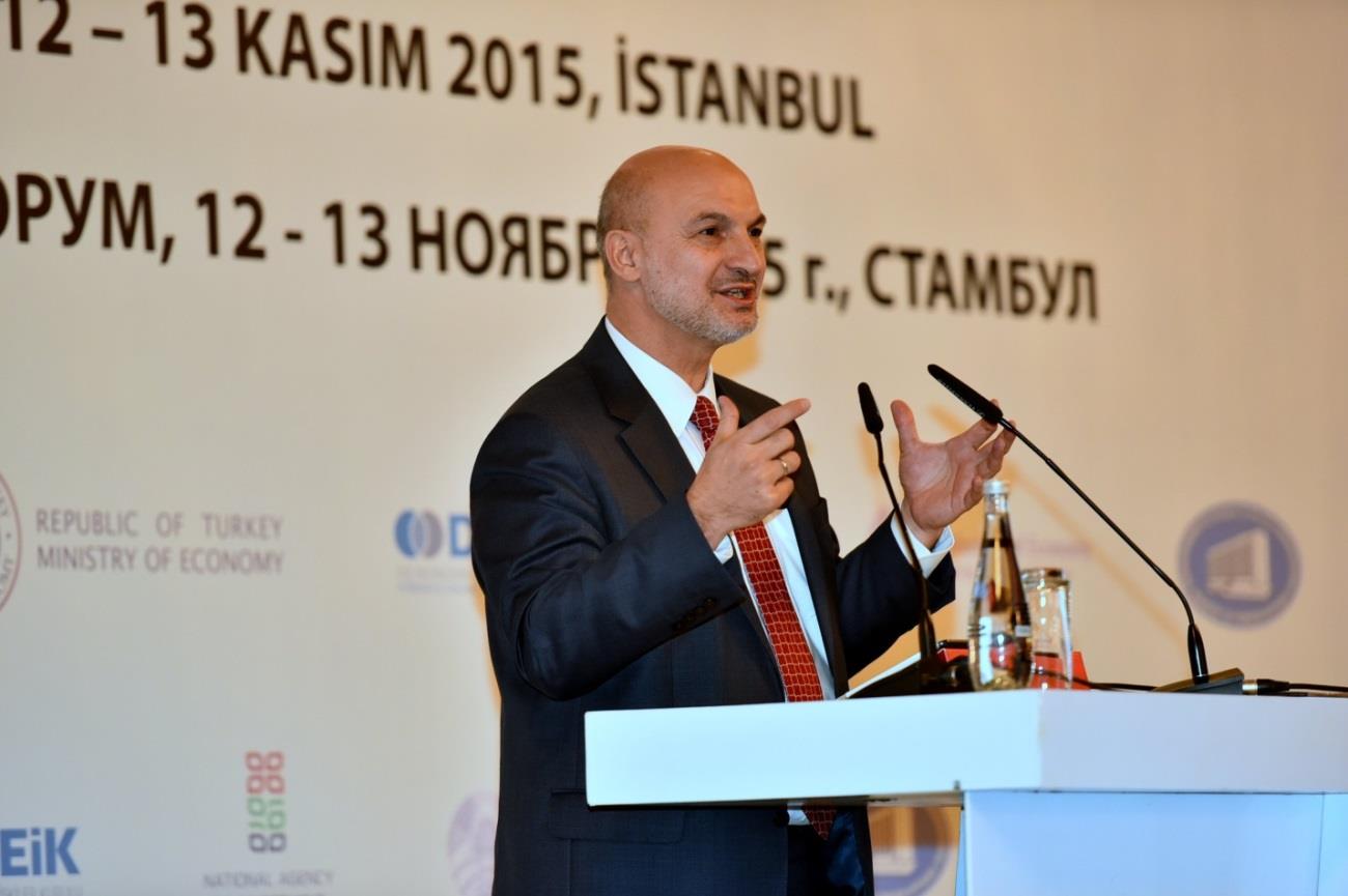 DEİK yaklaşık 30 sene önce kurulmuş olup, Türk özel sektörünün dış ekonomik ilişkilerini yürütmekle görevlendirilmiştir.