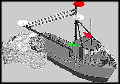 Alt alta kırmızı ve beyaz fener çiftini gören büyük geminin vardiya zabitinin tek endişesi, istemeyerek üzerinden geçilen ağların pervaneye dolaşmasıdır.