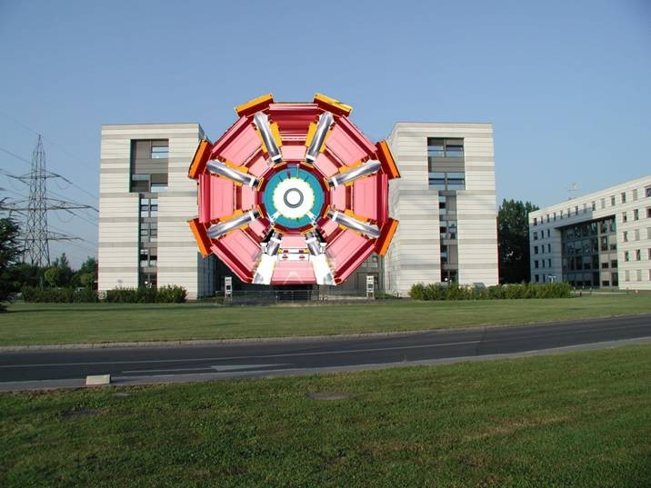Dedektörler CERN'de 40 nolu ofis binası ve ATLAS