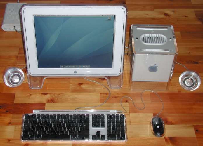 Power Mac G3 Power Mac G4 Cube Steve Jobs un dönmesiyle atılıma geçen Apple İMac serisini başlatarak, kişisel bilgisayar algısını bir kez daha değiştiriyor.