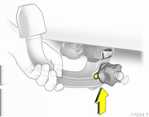 156 Sürüş ve kullanım Topuzlu bağlama çubuğunun gerilme konumunun kontrol edilmesi Aksi takdirde topuzlu bağlama çubuğu yerleştirilmeden önce gerdirilmelidir: Anahtarı c (1) konumuna çevirerek