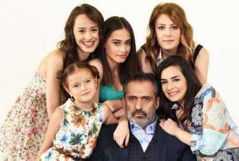'Aşk Zamanı Sona Eriyor ATV ekranlarında yayınlanan başrollerinde Yavuz Bingöl ile Deniz Uğur'un rol aldığı 'Aşk Zamanı' dizisi için final kararı alındı.
