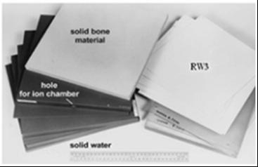 Şekil 13. RW-3 katı su fantomu Gafchromic Film Gafchromic filmler radyoterapide çalışan dosimetrist, tekniker ve medikal fizikçinin ihtiyaçlarını karşılaması amacıyla üretilmiştir.