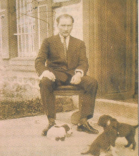 Atatürk doğayı ve hayvanları çok sevmiştir Atatürk ün doğayı ve hayvanları sevmesinin en belirgin örneklerinden birisi kuşkusuz Atatürk Orman Çiftliği dir.