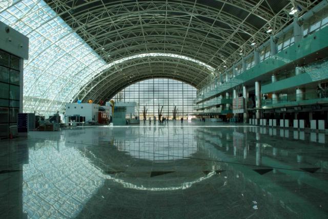 İzmir Adnan Menderes Havalimanı (100%) Yolcu Trafiği 2003-2009 (m) (*) 13 Eylül 2006 da faaliyete baģladı