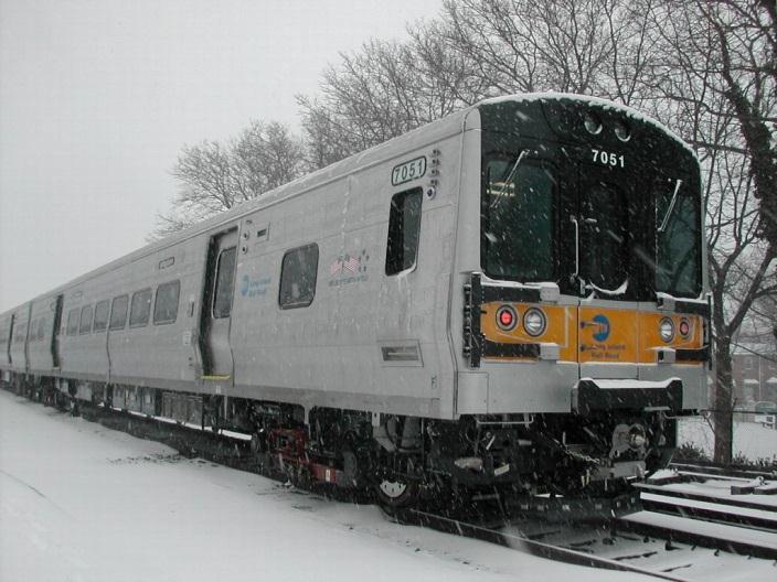 genişletilmesi ve MRS kurarak demiryolu operatörleri ile ilişkilerin güçlendirilmesi Zemine-konuşlu sistem işine giriş NYC banliyö M-9 treni için elektrik