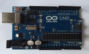 Şekil 2.1. Arduino Uno Pin Girişleri Arduino uygulama kartı üzerinde DC besleme girişi, reset butonu ve seri programlama portu bulunmaktadır. Bir adet 5 Volt, bir adet 3.