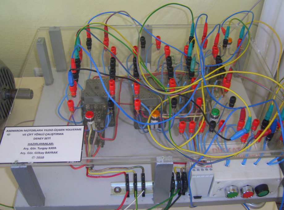 Şekil 2: Geliştirilen PLC kontrollü eğitim seti Geliştirilen PLC deney seti üzerindeki analog modül ile sıcaklık, basınç vb.