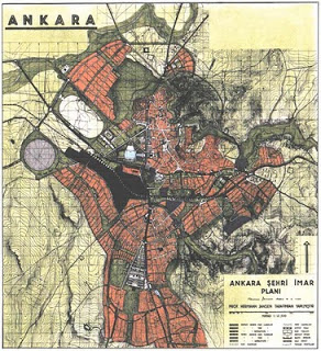 Hermann Jansen in Ankara İmar Planı (1932) Sonuçlar, Jansen eski Ankara yı korumak istemekte, bunun için yeni şehri eskisinden uzakta kurmak gerektiğini söylemektedir.