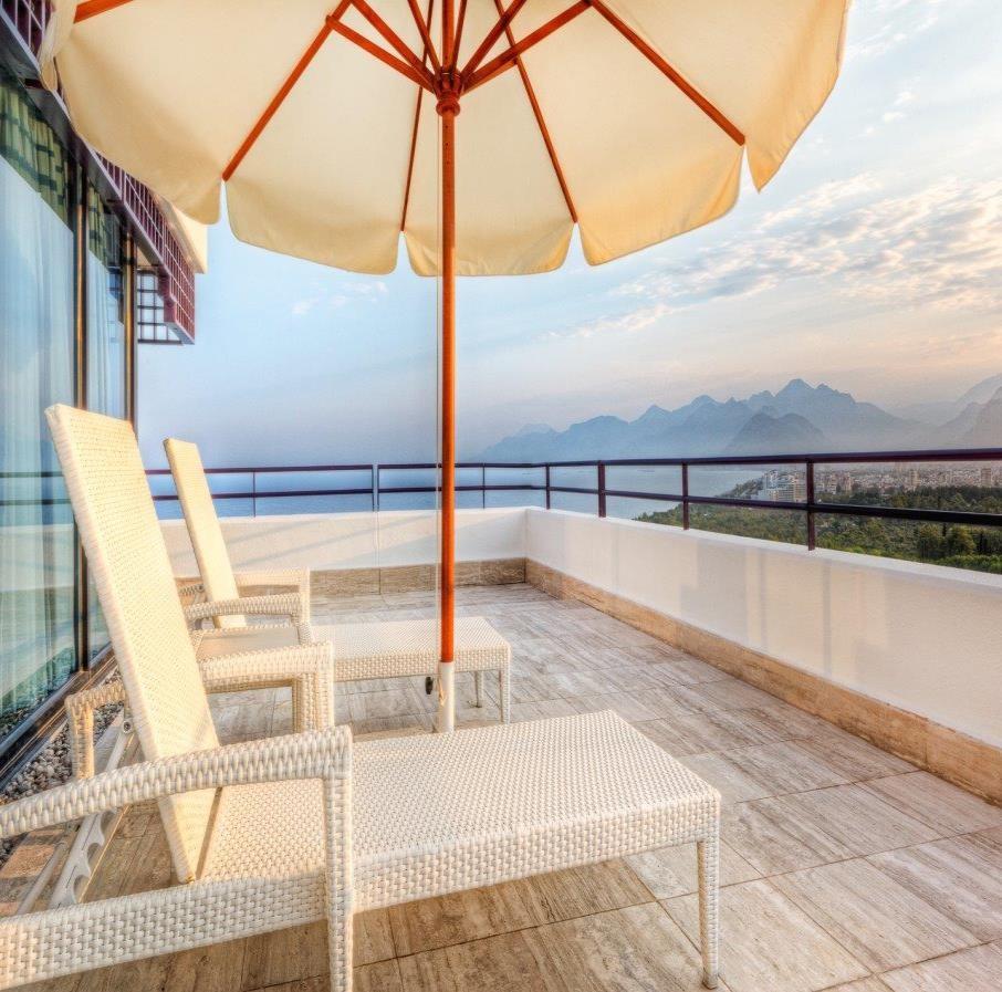 FAMILY ODALAR KONUMU ALAN ÖZELLİKLER Family Terrace Suite Deniz ya da Kara 64m 2 + 20m 2 teras İkiz ya da büyük boy yatak,