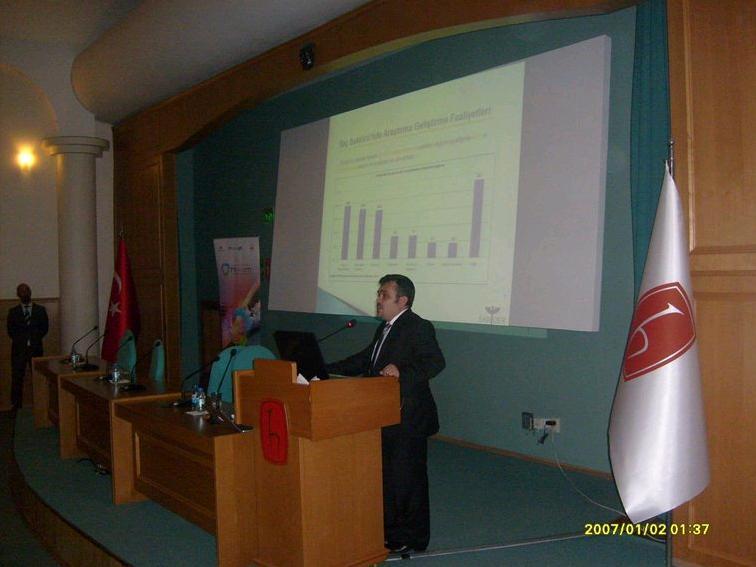 Türkiye'de Klinik Araştırmaların Geleceği Paneli ve Proje Kapanış Toplantısı Hacettepe Üniversitesi Klinik Araştırmalar Merkezi Projesi kapsamında 26 Aralık 2012