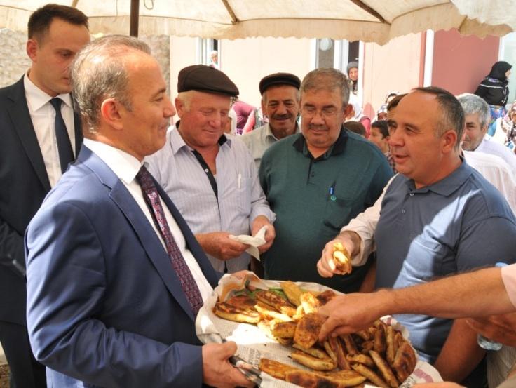 Sosyal devlet anlayışının gereği olarak ihtiyaç sahibi, kimsesiz ve yardıma muhtaç insanların daha yaşanabilir ortamlarda hayatını devam ettirmesi için çalışmalarını titizlikle sürdüren SYD