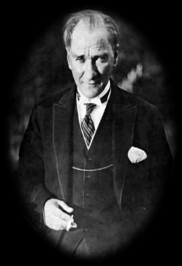 ATATÜRK ÜN HAYATI 1881- Mustafa Kemal Atatürk 1881 yılında Selanik te doğdu. Ali Rıza Efendi babası, Zübeyde Hanım ise annesidir.