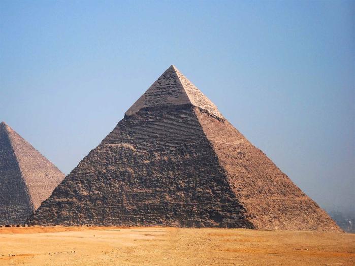Keops Piramidi Keops Piramidi veya Büyük Piramit, Mısır'ın başkenti Kahire yakınında Nil Nehrinin