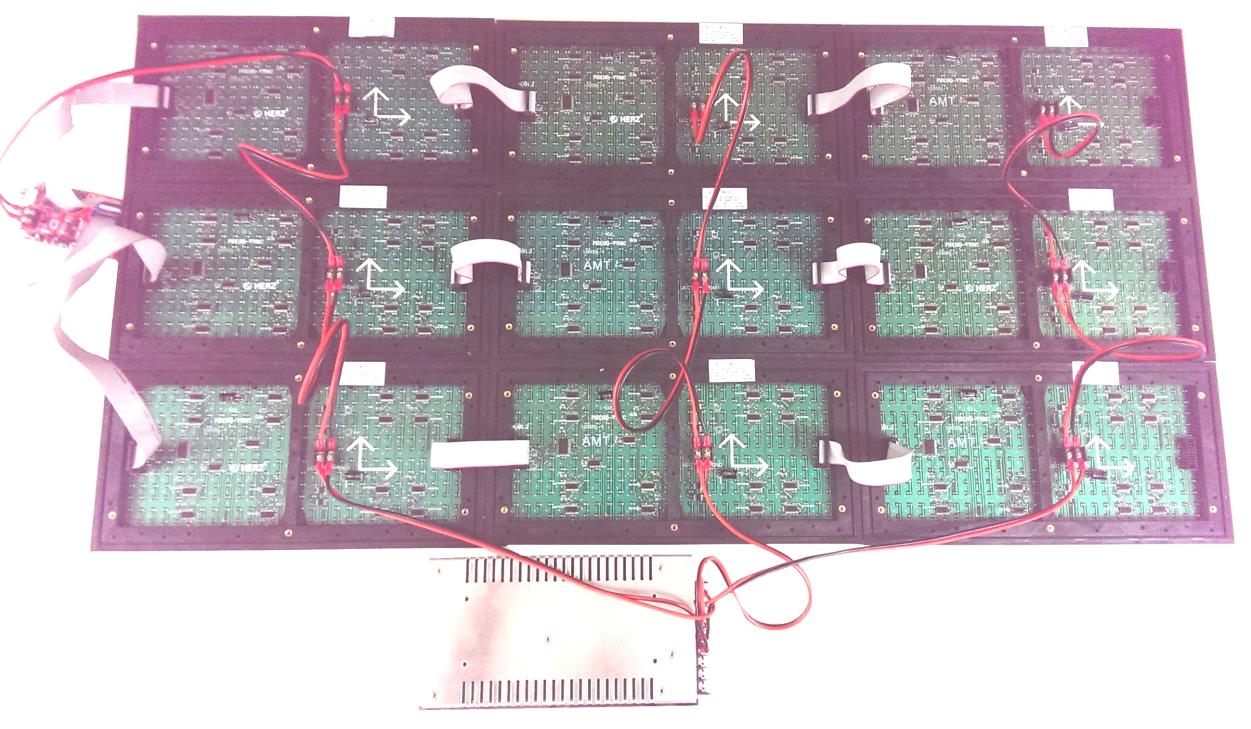 Paneller güç kaynağına mümkün olduğunca paralel hatlarla bağlanmalıdır. Ve Kablo kalınlığı minimum 1,5 mm olmalıdır.