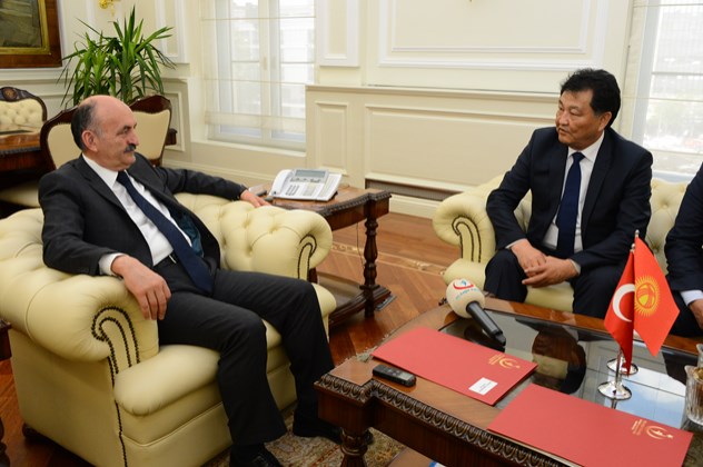 Birleşmiş Milletler Dünya İnsani Zirvesi Kırgızistan Sağlık Bakanı Prof.Dr. Talantbek Batıraliyev in Ülkemizi Ziyareti T.C.