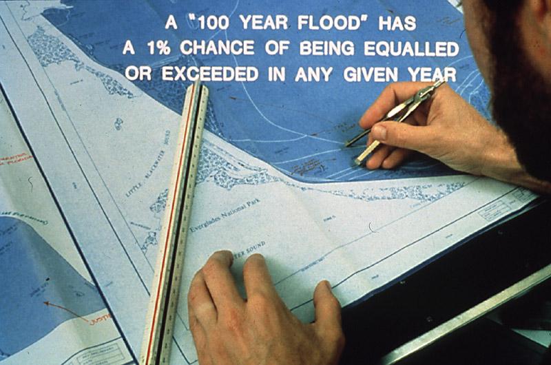 "100-yıllık sel", bir yılda sel oluģma ihtimali %1 veya daha büyük olan sel demektir Sel