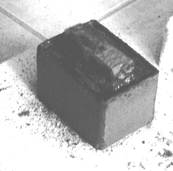 74 tozları kullanılmıştır. Borlama işleminde AISI 304 kalite 3 mm kalınlığında paslanmaz çelik saçtan yapılmış (11 8 7) cm 3 ölçülerinde ağzı kapaklı kutular kullanılmıştır (Şekil 1).