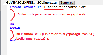 yazacağız : Karşımıza şöyle bir ekran geliyor ve karma karışık vaziyette tabiî ki biz bunları silip kendimiz baştan Bu ekrana Strored procedure yazacağız.