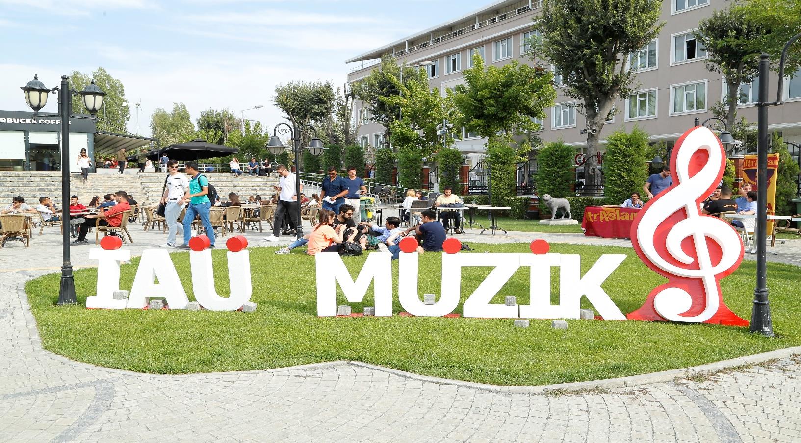 İstanbul Aydın Üniversitesi Öğrenci Oryantasyon Programı 19 İstanbul Aydın Üniversitesi 2016-2017 Akademik Yılı Öğrenci Oryantasyon Programını düzenledi.