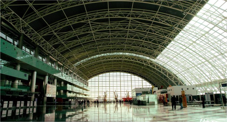 Izmir Adnan Menderes Havalimanı(100%) 30 Yolcu Sayısı 2002-2010 (m) Türkiye deki en büyük 3 üncü şehir, 2 inci büyük limana sahip Int'l Dış hatlar Önemli bir turistik nokta 2,1 13 Eylül 2006 da