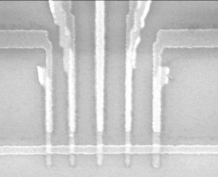 Ferromagnetik - Normal metal tünel bağlantıları Co 100 nm Al Ferro magnet (Co)