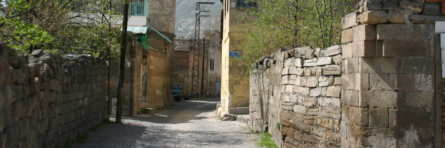 Okutan Konağının Kayseri Kültür ve Tabiat Varlıklarını Koruma Bölge Kurulu tarafından onaylanan projelerine istinaden restorasyon ihalesinin yapımı sağlanmıştır.