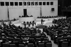 Resim 1.1: Türkiye Büyük Millet Meclisi Modern siyasi partilerin ilk örneklerini Amerika Birleşik Devletleri ile İngiltere de görürüz.