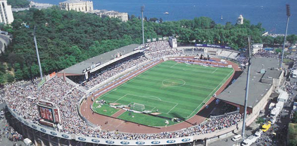 Spor Toto mu oluyor?.. İDDİAYA göre yasal izinler konusunda tüm engelleri aşan Beşiktaş yönetimi, şimdilerde stadın yapımını üstlenecek firmalardan teklif alma aşamasına geçti.