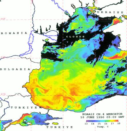 534 6. Ulusal Kıyı Mühendisliği Sempozyumu Şekil 2 G.B Karadeniz ve Marmara su kütleleri Mevsimsel su seviyesi değişimlerinin genliği 25-30 cm.
