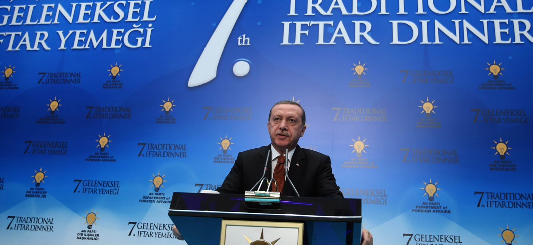 Reformlarımızı kararlılıkla sürdüreceğiz Temmuz 16, 2014-1:10:00 AK Parti Genel Başkanı ve Başbakan Recep Tayyip Erdoğan, "2014 yılını, yani bu yılı Avrupa Birliği Yılı ilan ettik.