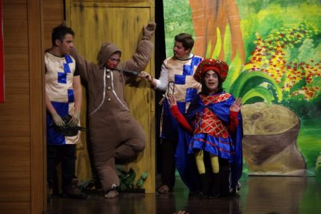 SHREK THE MUSICAL Her yıl olduğu gibi TED Kayseri Koleji Lisesi İngilizce Drama Kulübü öğrencileri tarafından bu yıl da eğlenceli bir müzikal sahneledi.