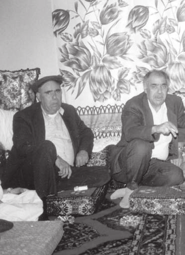 Mehmed Topal (ji çepê), Mustafa Topal ji gundê Omera Swêdê kirine, wek kurdên li dorberê Ankarayê.