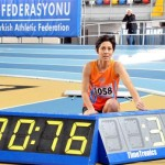 2 GÜNDE 4 TÜRKİYE REKORU 7 MADALYA Atletizm Federasyonu tarafından İstanbul da hafta sonunda düzenlenen Türkiye Masterlar Atletizm Şampiyonası na Bodrum dan yarışmalara katılan İZAK sporcusu Fatma