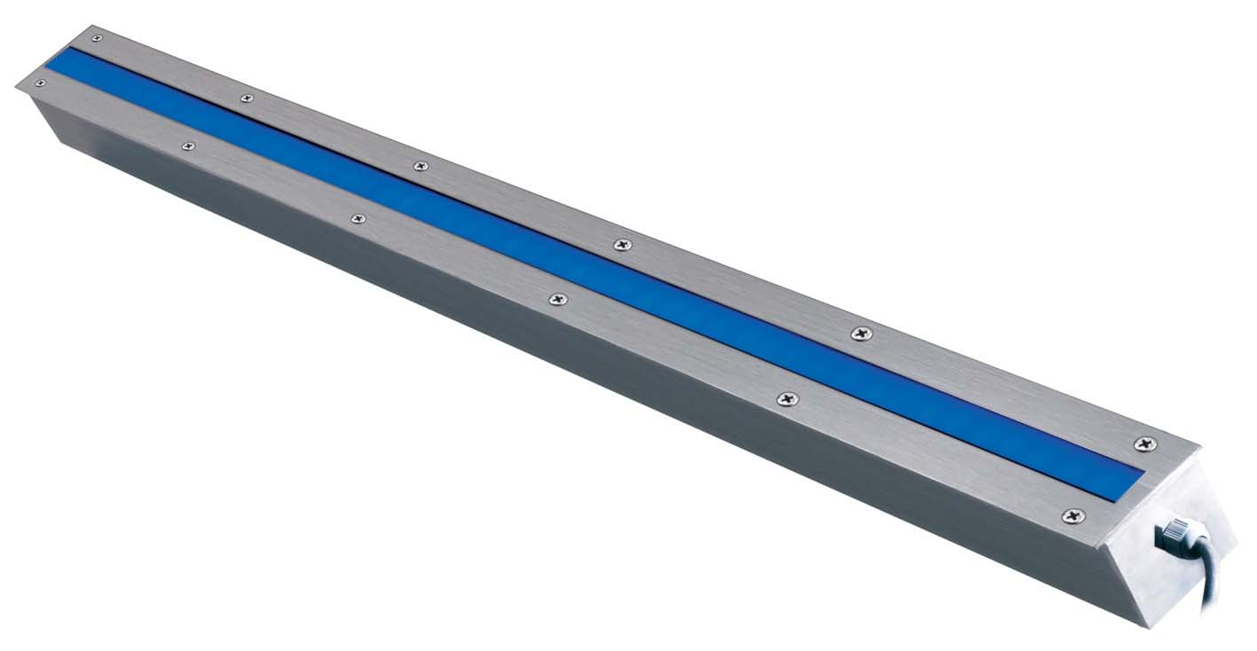 AMON In ground LED line for outdor use. AMON is designed to make end-toend installation, giving a continuous linear light without shadow gaps.