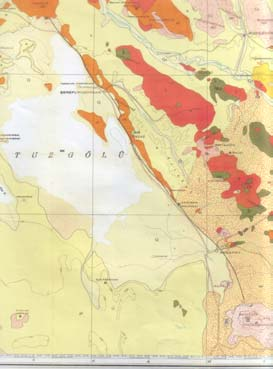 Topoğrafik Haritalar 1:25 000 ve 1:100 000 Görüntü Haritaları Jeolojik Haritalar Şekil 4.5: Çalışmanın farklı aşamalarında kullanılan haritalar.