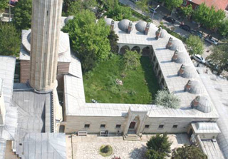 Mahmut Paşayı Veli Vakfı na ait olan esermedresesi Fatih Sultan Mehmet