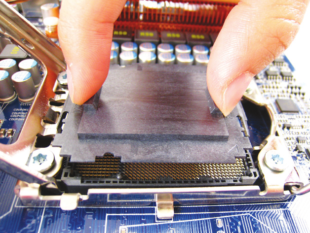 B. CPU yu düzgün bir şekilde anakart CPU yuvasına monte etmek için aşağıdaki adımları izleyin.