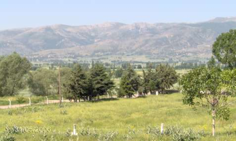 İNEGÖL DAĞI NIN FİZİKİ COĞRAFYA ÖZELLİKLERİ Foto 9 -Yaklaşık 1000 m nin üzerindeki nispi yükselti farkına bağlı olarak, hızla akış gösteren bu akarsuların aniden ova tabanına inmesiyle güçleri