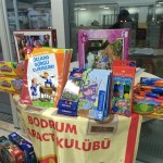yıl hediyesi Bodrum Rotaract Kulübü, Konya nın Yunak ilçesindeki öğrenci kardeşlerine, sınıf öğretmenlerinin ricası üzerine yeni yıl hediyesi göndererek öğrencileri mutlu etti.