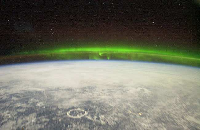 Uzaydan Aurora (Uluslararası Uzay Đstasyonu, 2003) http://antwrp.