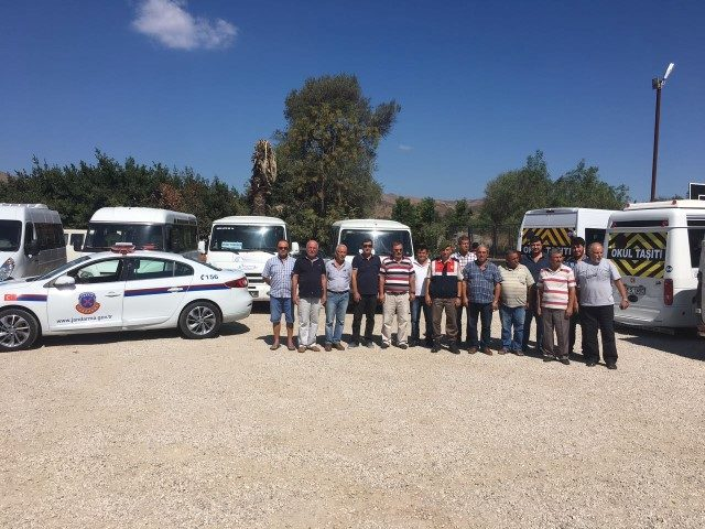 VERİLDİ Jandarma ekipleri öğrenci servis araç ve sürücülerine yönelik çalışma başlattı.