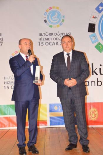 Avrupa Türk Konfederasyon Türk Dünyası Yılın STK Ödülünü aldı Ülkü Ocakları İstanbul İl Başkanlığınca düzenlenen "3. Türk Dünyası Hizmet Ödülleri" sahiplerini buldu. TurkDunyasiOdulleri.