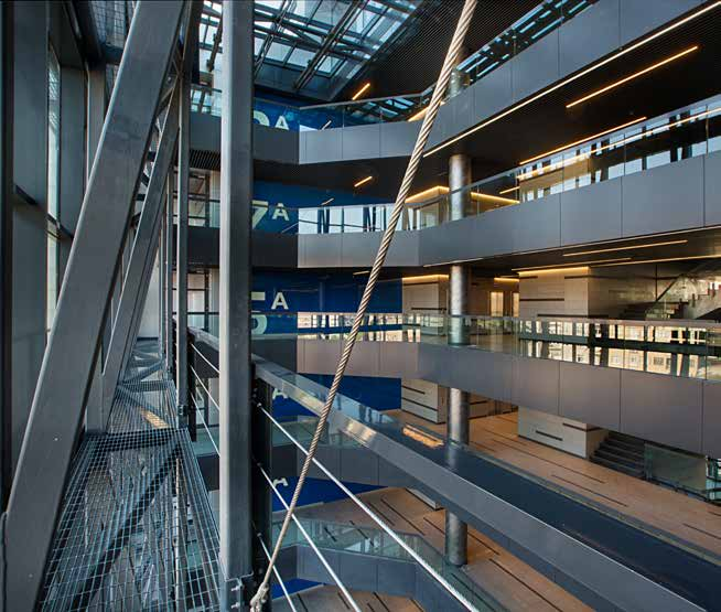 Dolapdere nin kentsel dönüşümünde atılan önemli adımlardan biri olan Akplaza İş Merkezi, BREEAM sertifikalı, sürdürülebilir bir A+ sınıfı ofis binası olarak tasarlanmış ve inşa edilmiştir.