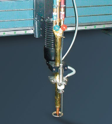 Oksijen Kesim Durma CNC kontrollü oksijen kesim 120 mm kesim imkanı sağlar. A ve B eksenlerinde 45 derecelik açılı manuel opsiyona sahiptir.