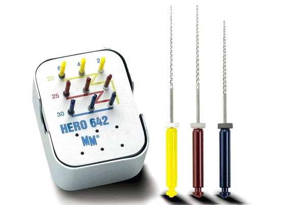 41 Şekil 2. Kök kanallarının şekillendirilmesinde kullanılan Hero 642 sistemi eğe seti Hero 642 sisteminde belirtilen 3 farklı kök kanalı tanımı içerisinde çalışmamızda kullandığımız dişler 1.