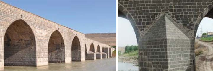 F. Meral Halifeoğlu, Z. Fuat Toprak, Orhan Kavak Şekil 5 - Dicle Köprüsü memba yüzü-2011 Şekil 6 - Dicle Köprüsü mansap yüzü ve bir selyaran görünüşü 2011 Köprünün uzunluğu 172 m. dir.