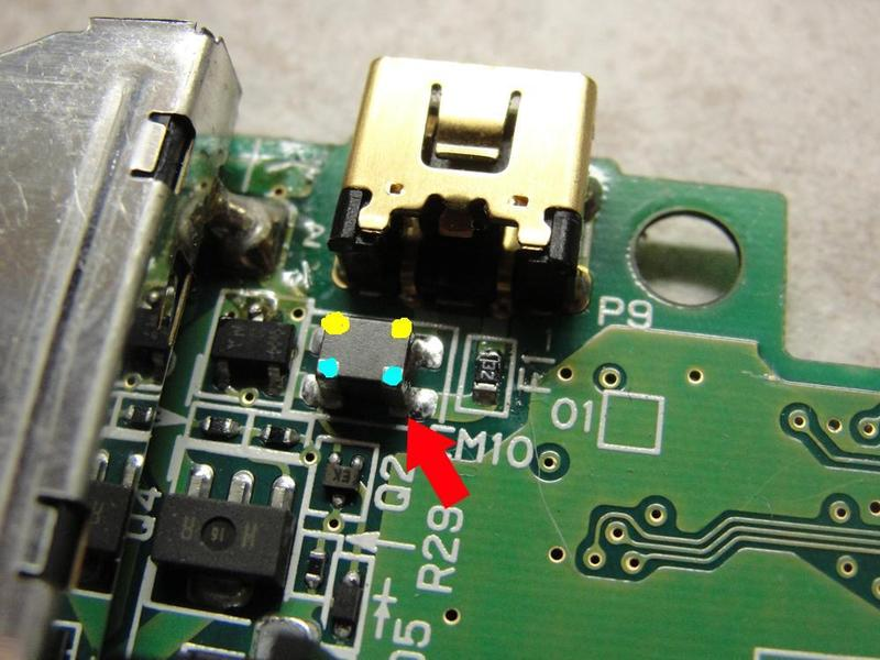 Adım 17 şarj olmuyor Nintendo DS Tamir EM10 şarj filtre anakart üzerindeki güç konnektörüne yanında yer almaktadır.